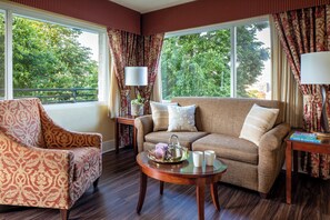 Suite, 2 Bedrooms | Desk, blackout curtains, iron/ironing board, free WiFi