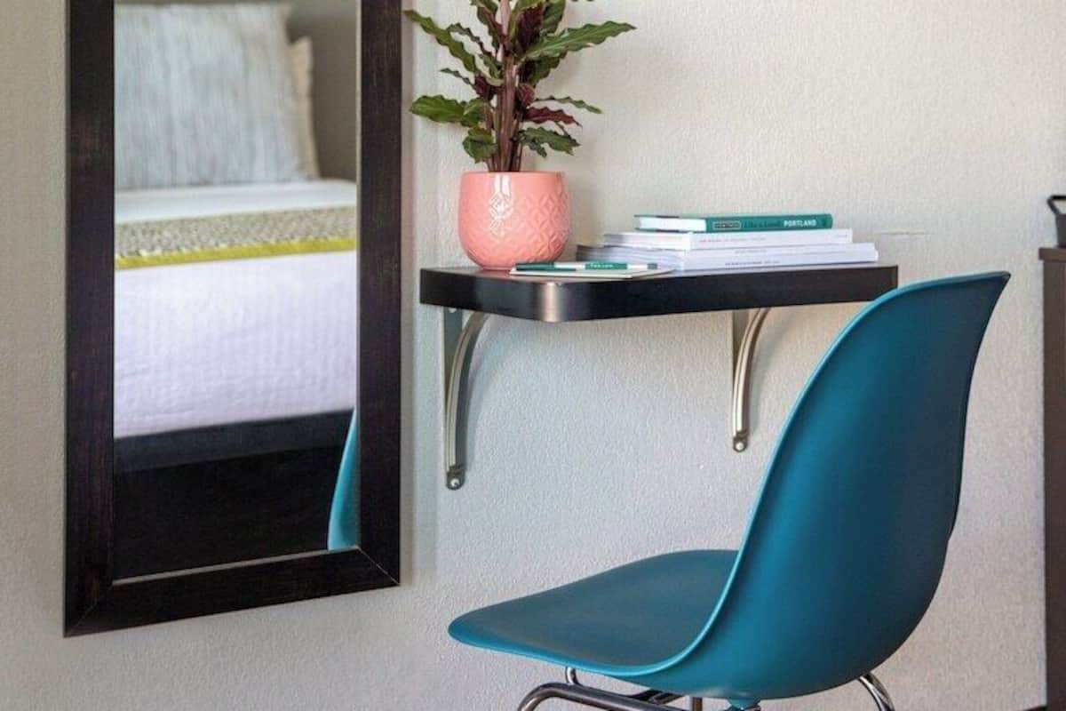 Desk, blackout drapes, free WiFi, bed sheets