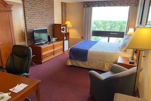 Room, 1 King Bed, Non Smoking | In-room safe, desk, laptop workspace, blackout drapes