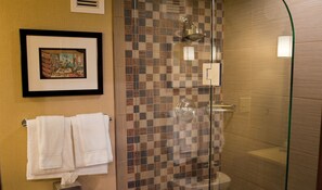 Royal Room, 1 King Bed | Bathroom | Designer toiletries, hair dryer, towels, soap