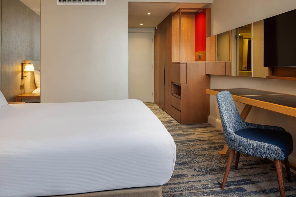 In-room safe, desk, laptop workspace, blackout curtains