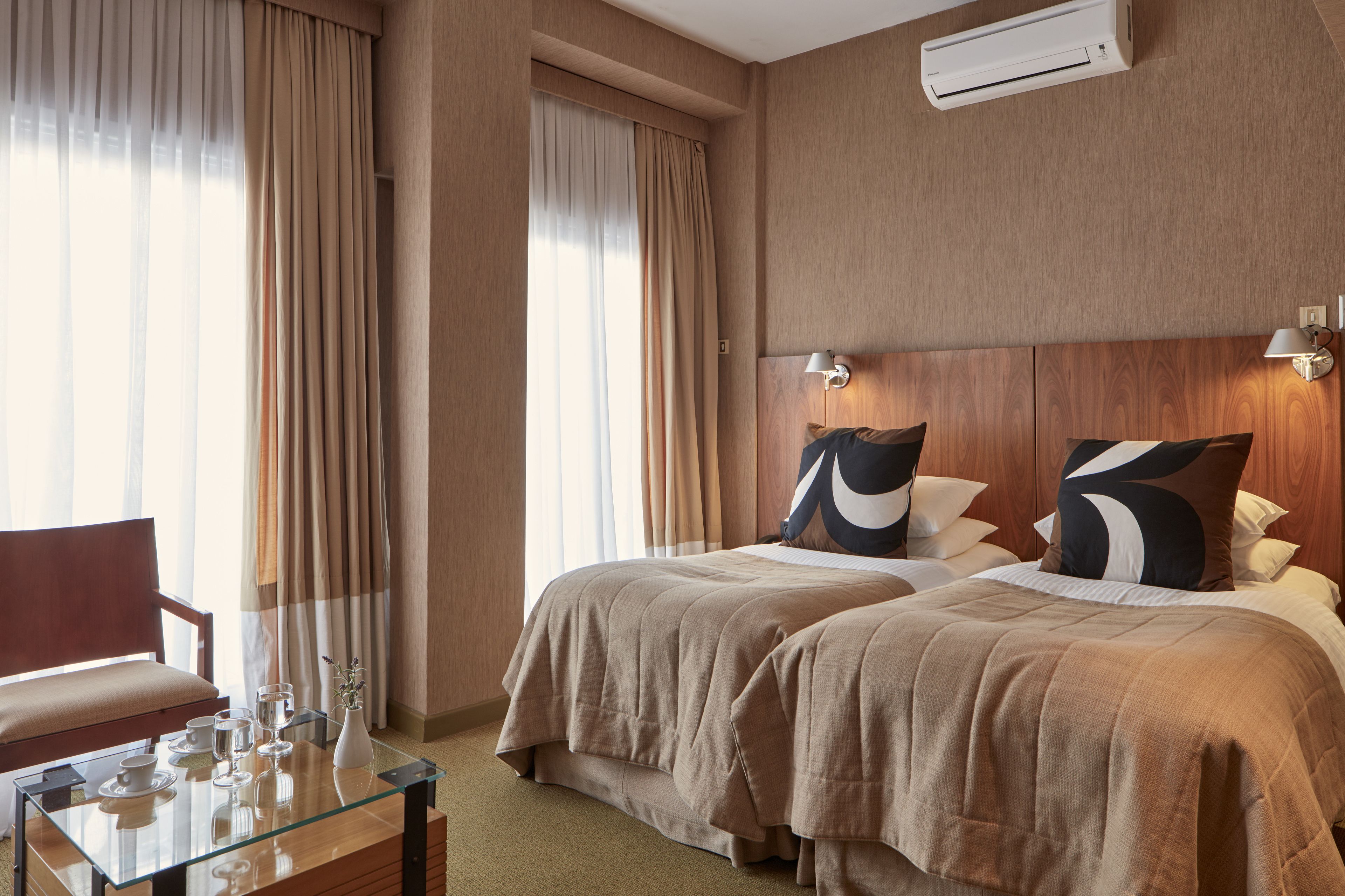 triple room, non smoking | premium bedding, in-room safe, desk, blackout curtains