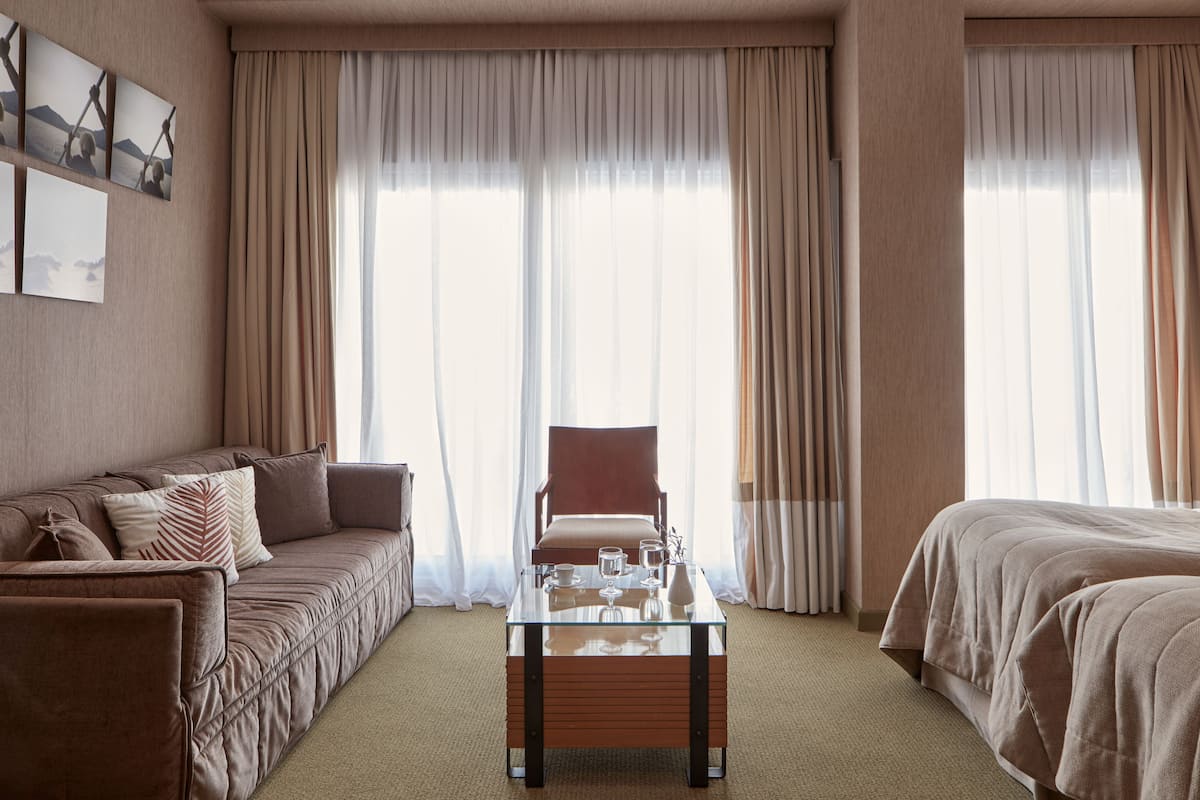 Chambre Familiale, non-fumeurs | Literie de qualité supérieure, coffres-forts dans les chambres, bureau