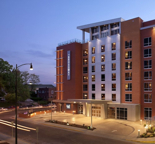 The Broadway Columbia - a DoubleTree by Hilton