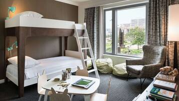 Family Suite, 1 King Bed (Bristol) | Premium bedding, down comforters, pillowtop beds, in-room safe
