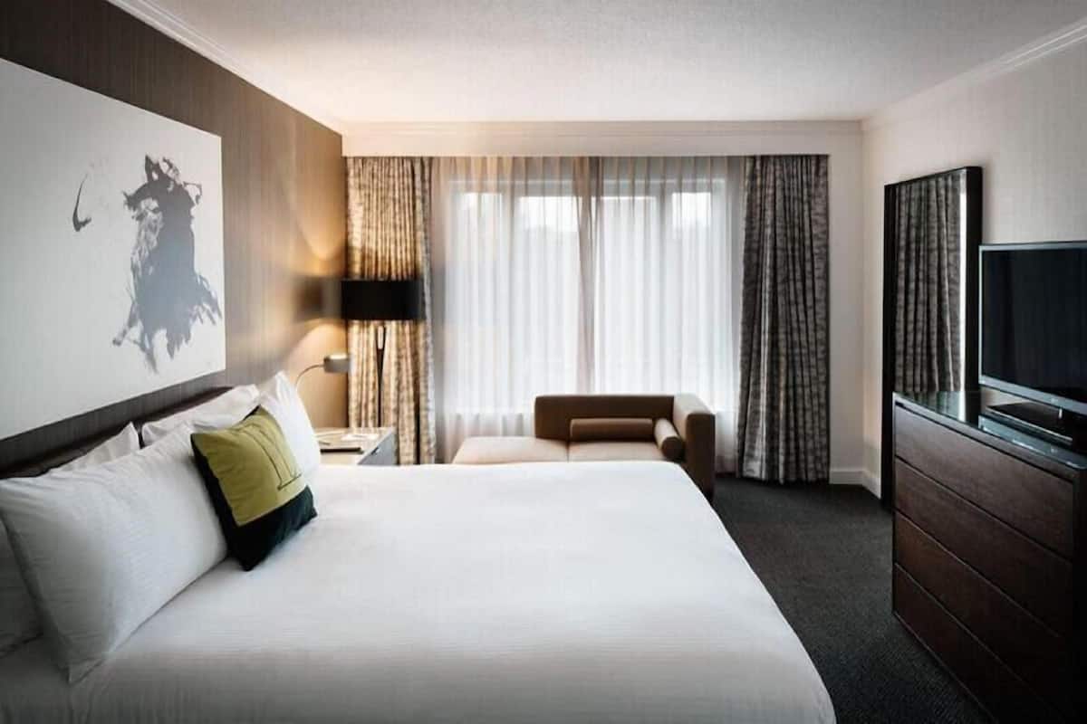 أغطية فراش متميزة وألحفة محشوة بالريش وأسرّة بطبقة علوية مريحة