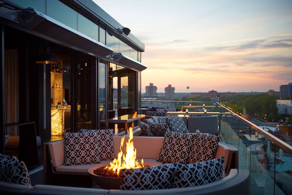 The Logan Philadelphia, Curio Collection by Hilton