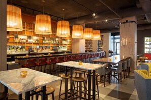 2 restaurants, lunch, dinner, brunch served; American cuisine 