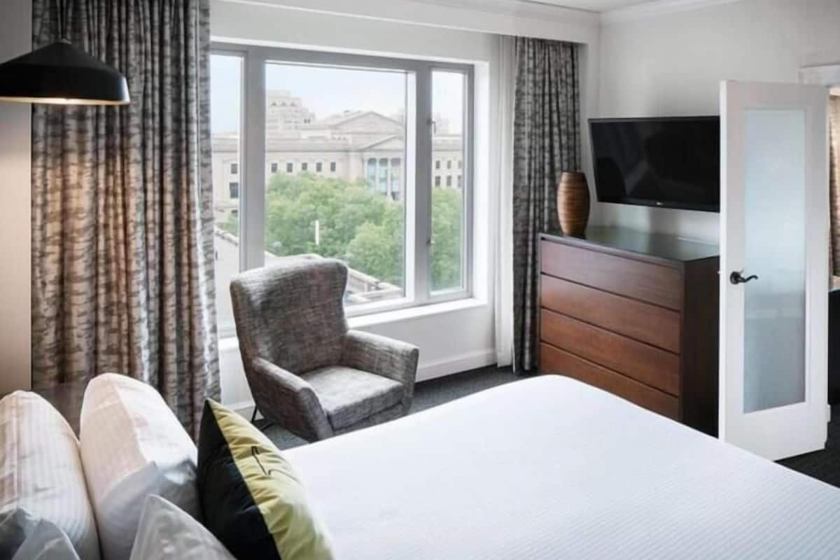 أغطية فراش متميزة وألحفة محشوة بالريش وأسرّة بطبقة علوية مريحة