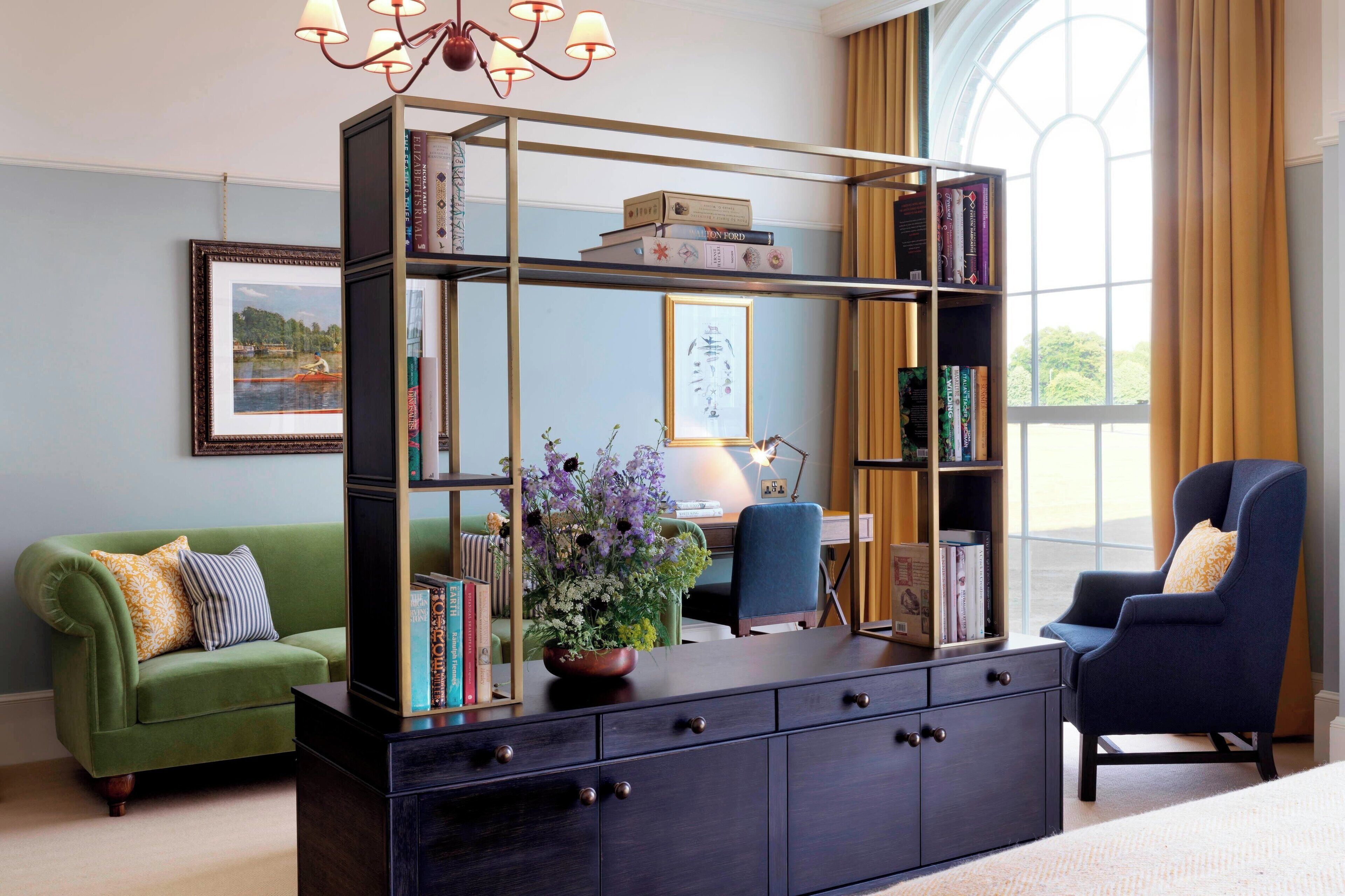 suite, 1 king bed, park view | living area | 42-inch tv with digital channels