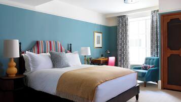 Peralatan tempat tidur premium, peti besi dalam bilik