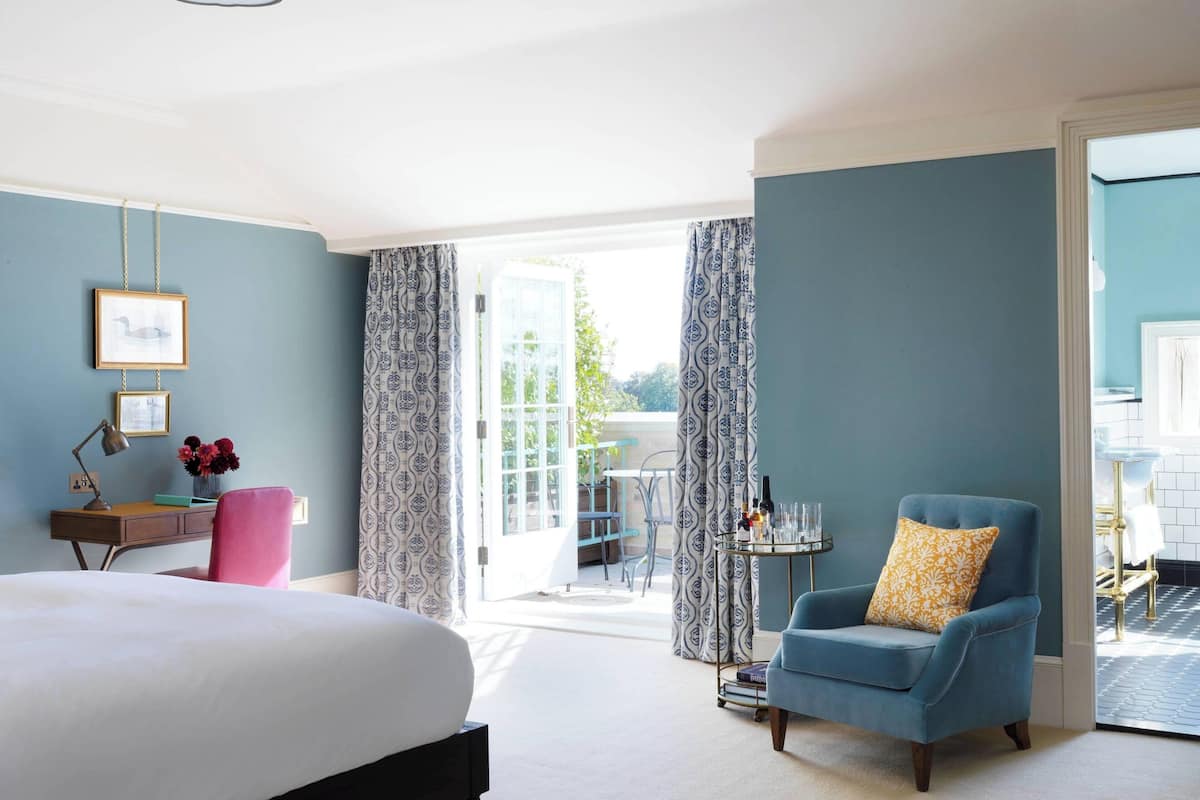 Suite, 1 King Bed, Non Smoking, Park View (Terrace) | Premium bedding, in-room safe, blackout curtains, iron/ironing board
