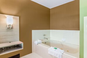 Jetted bathtub