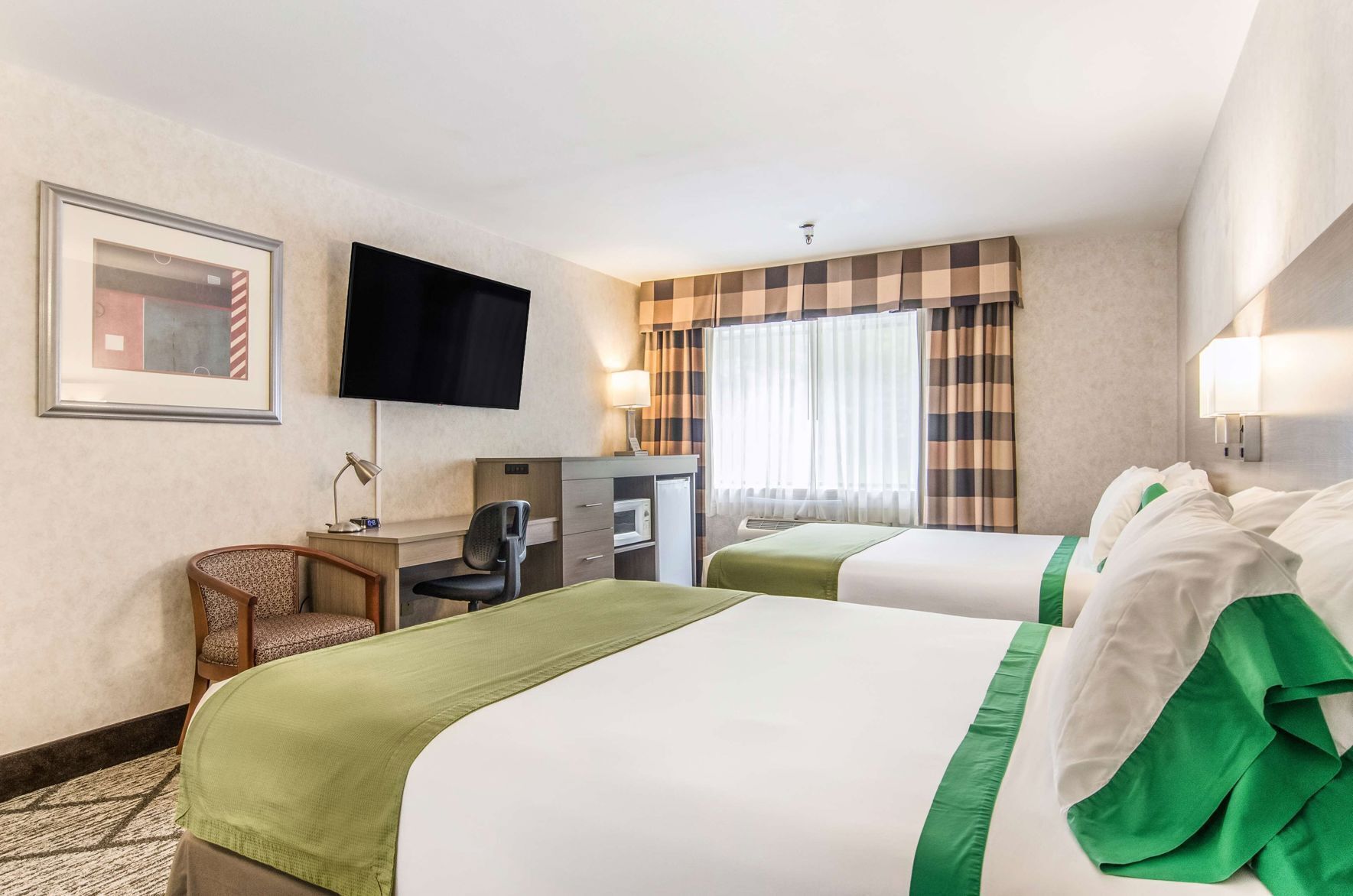 Hochwertige Bettwaren, Daunenbettdecken, Pillowtop-Betten, Zimmersafe
