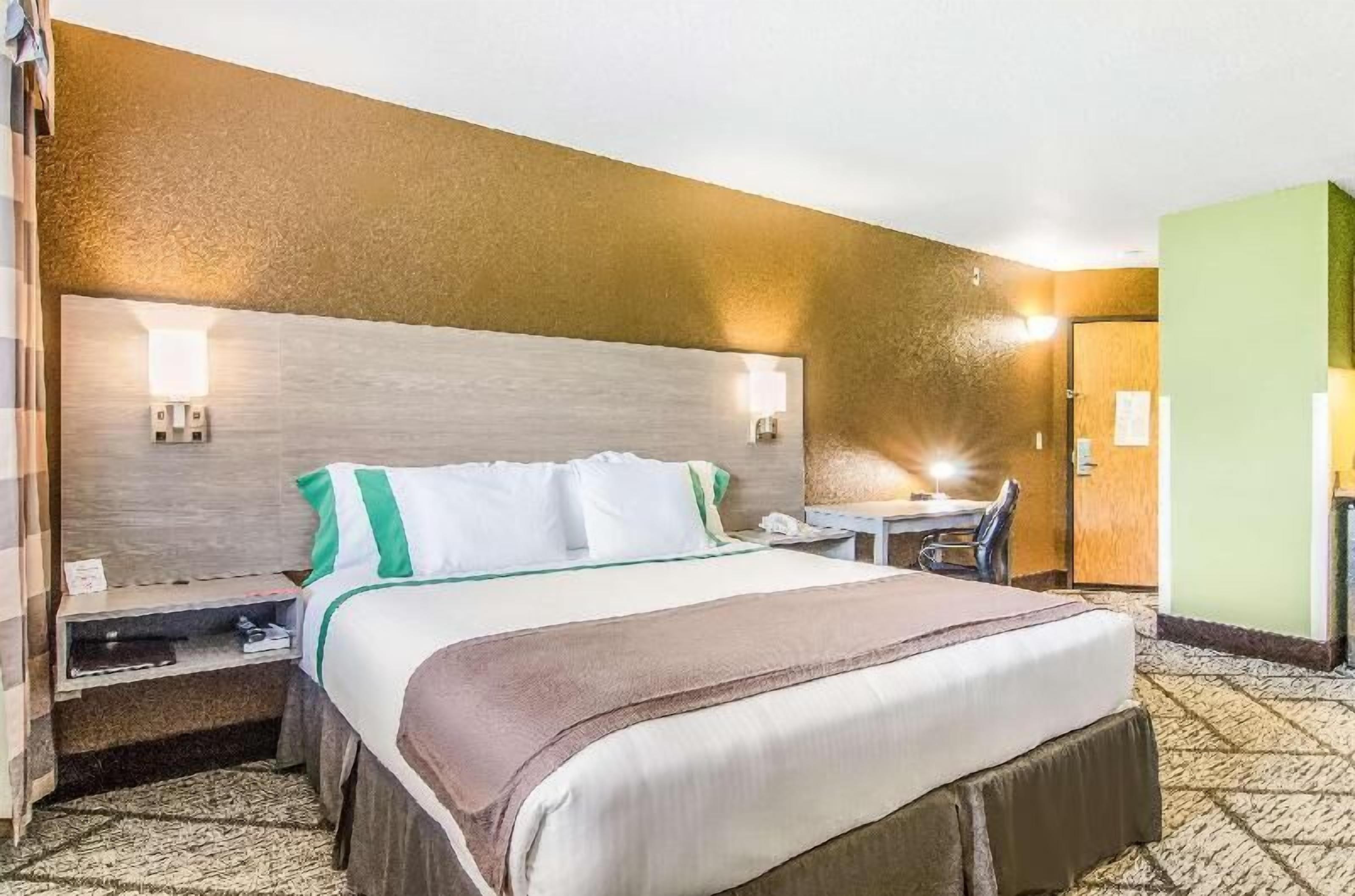 Premium bedding, down duvets, pillow-top beds, in-room safe