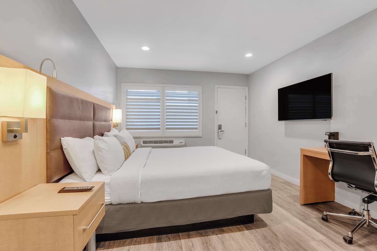 In-room safe, desk, laptop workspace, iron/ironing board