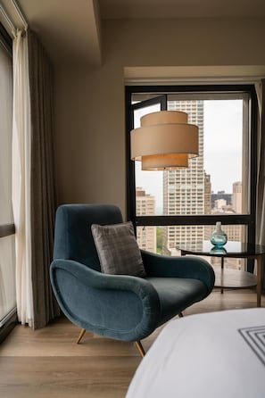 Premium bedding, pillow-top beds, minibar, in-room safe