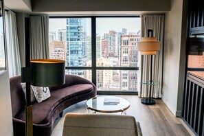 Luxe beddengoed, pillowtop-bedden, een minibar, een kluis op de kamer