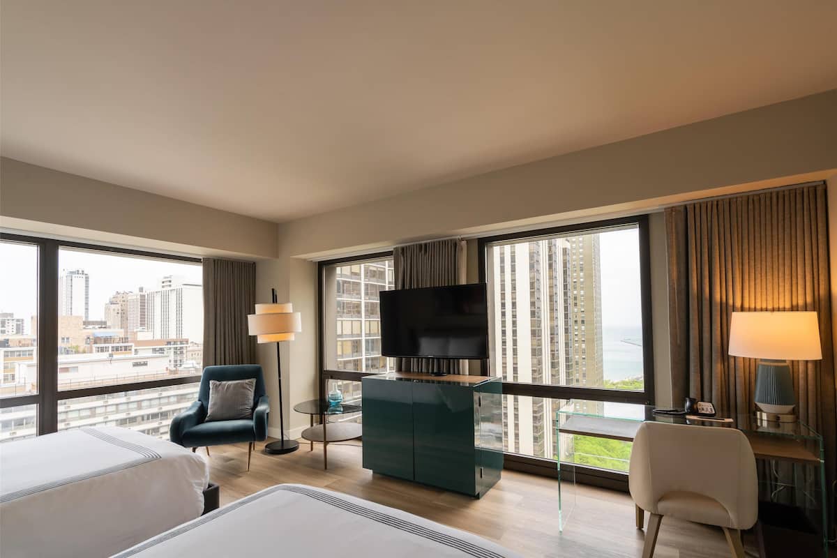 Premium bedding, pillow-top beds, minibar, in-room safe