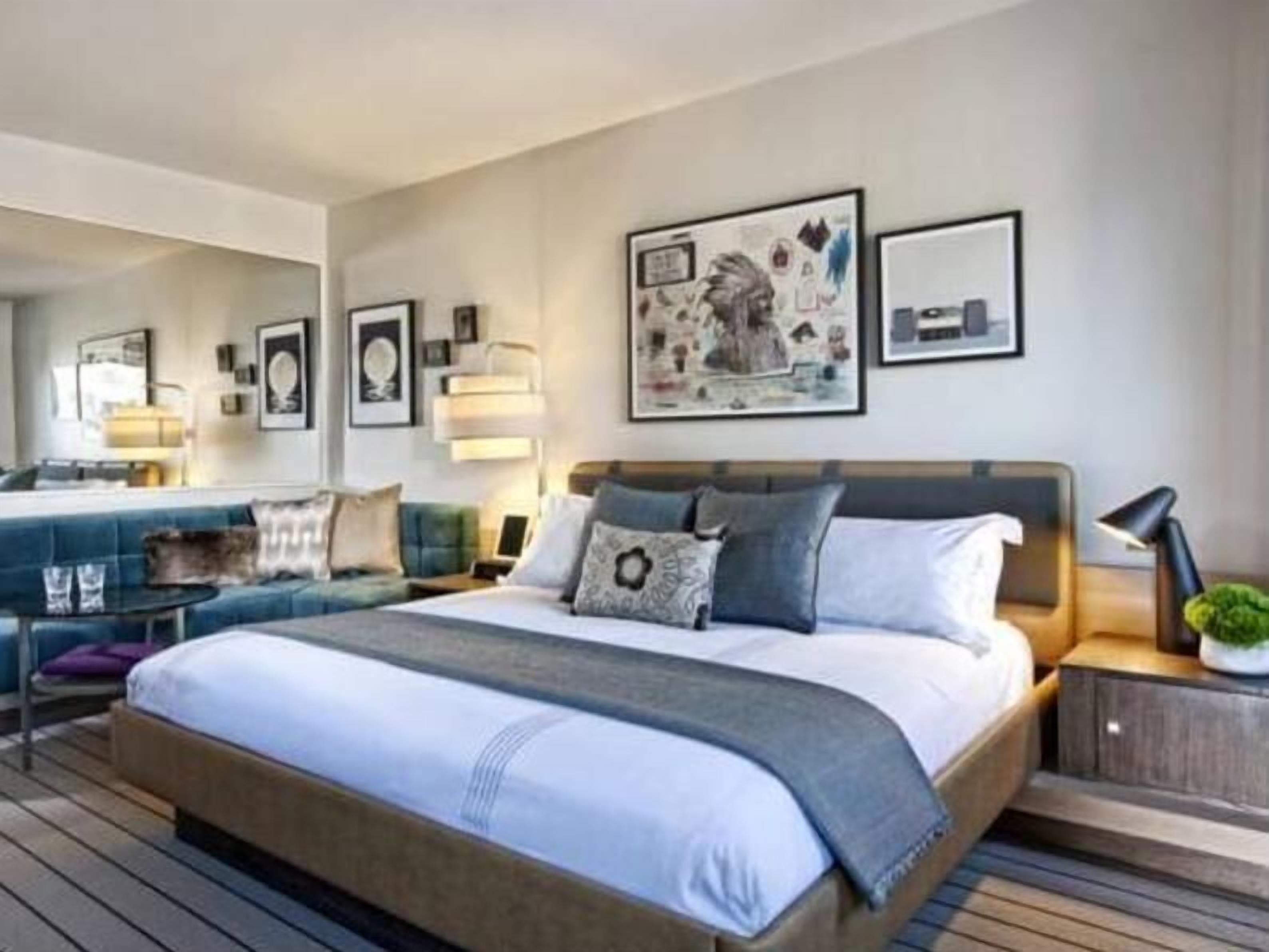 Premium bedding, pillowtop beds, minibar, in-room safe