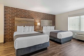Suite, 2 Queen Beds, Non Smoking, Kitchenette