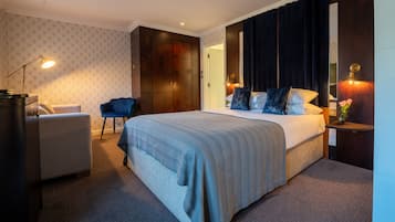 Hypo-allergenic bedding, in-room safe, desk, soundproofing