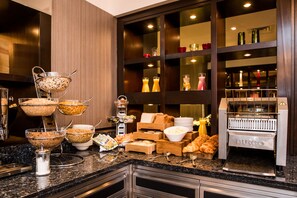 Daily English breakfast (GBP 14.95 per person)