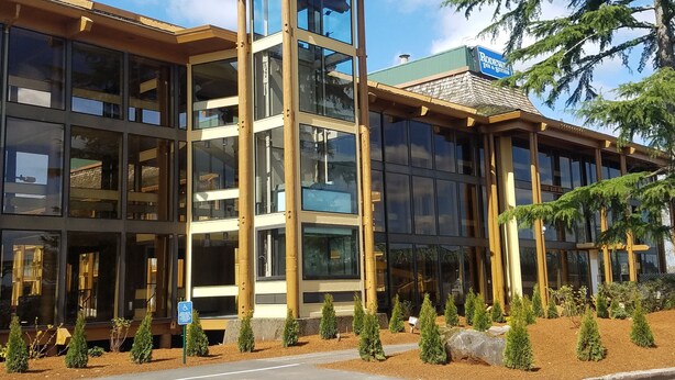 Front of property - Rodeway Inn & Suites Portland - Jantzen Beach (Portland)