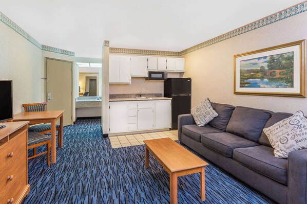 Suite, 1 King Bed with Sofa bed, Non Smoking (1 King Bed with SofaBed)