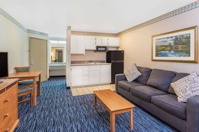 Ramada by Wyndham Kent Seattle Area