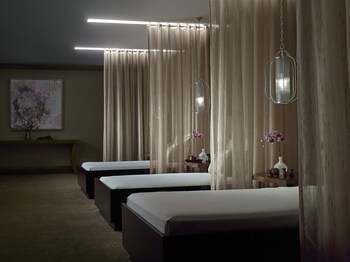 Couples treatment rooms, sauna, spa tub, steam room, body treatments at Langham Huntington, Pasadena, Los Angeles