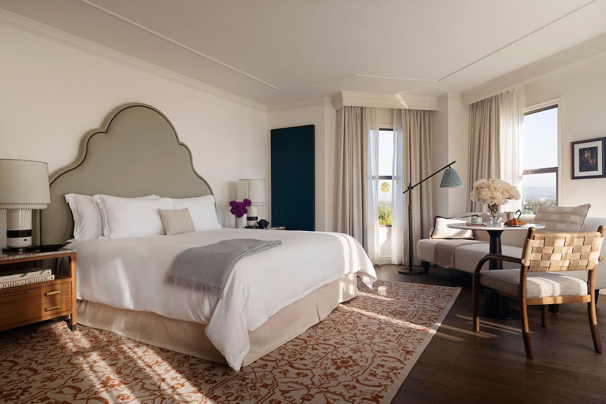 Premier Room, 1 King Bed (Deluxe) | 1 bedroom, premium bedding, down comforters, in-room safe