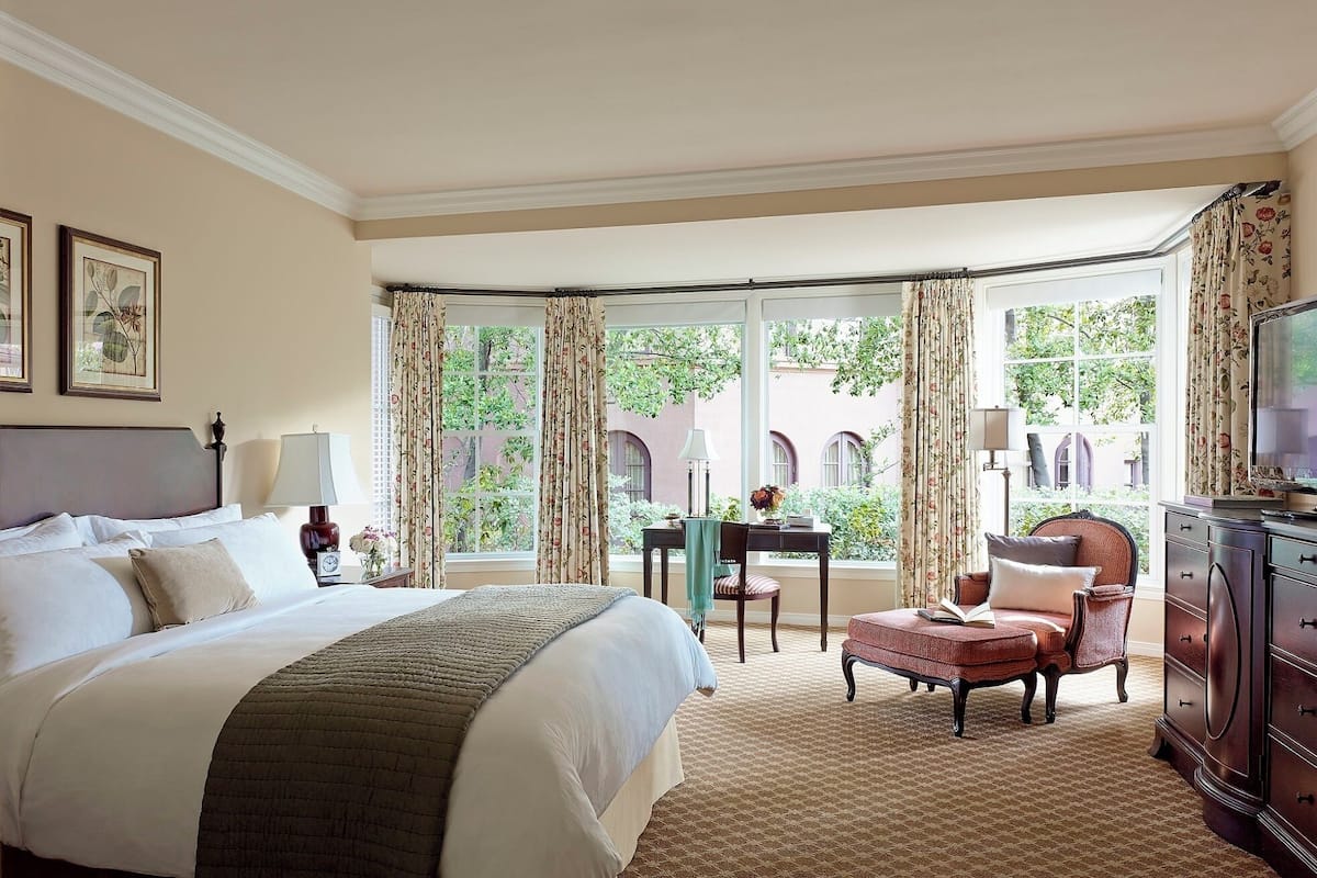 1 bedroom, premium bedding, down comforters, in-room safe