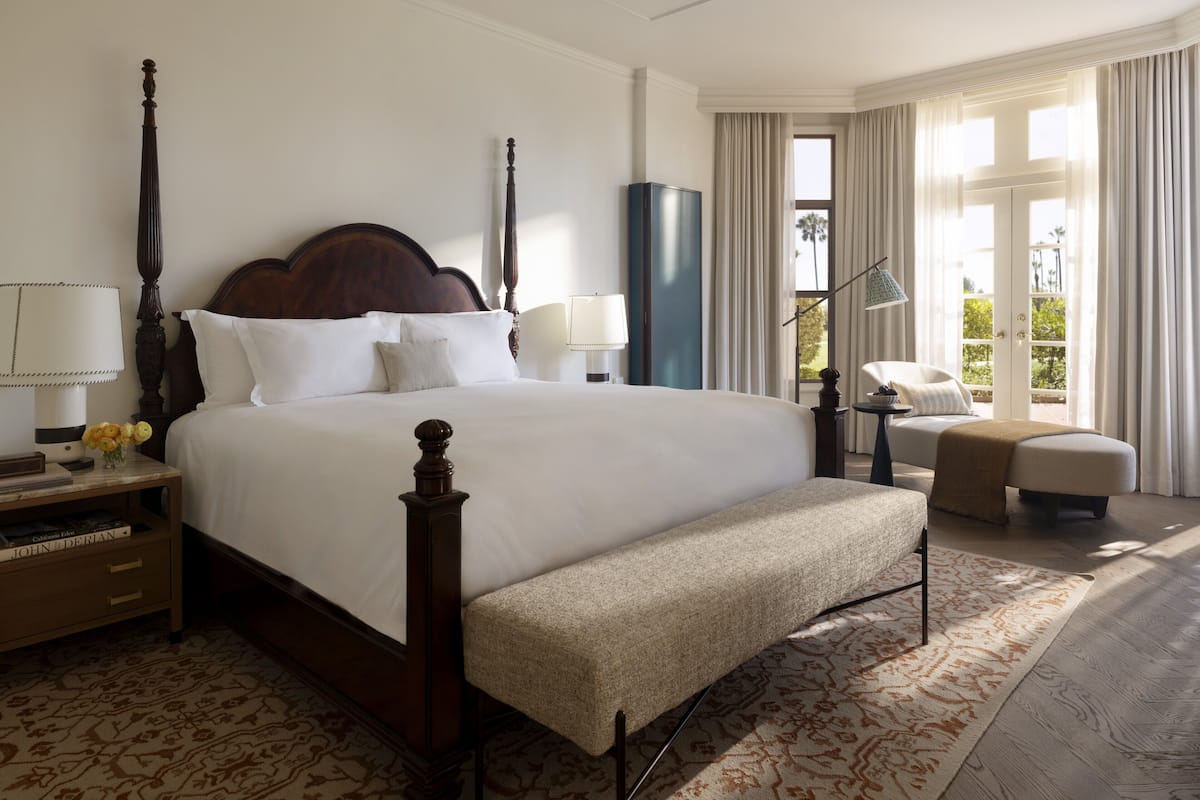 Executive Suite, 1 Bedroom (Roll-In Shower)