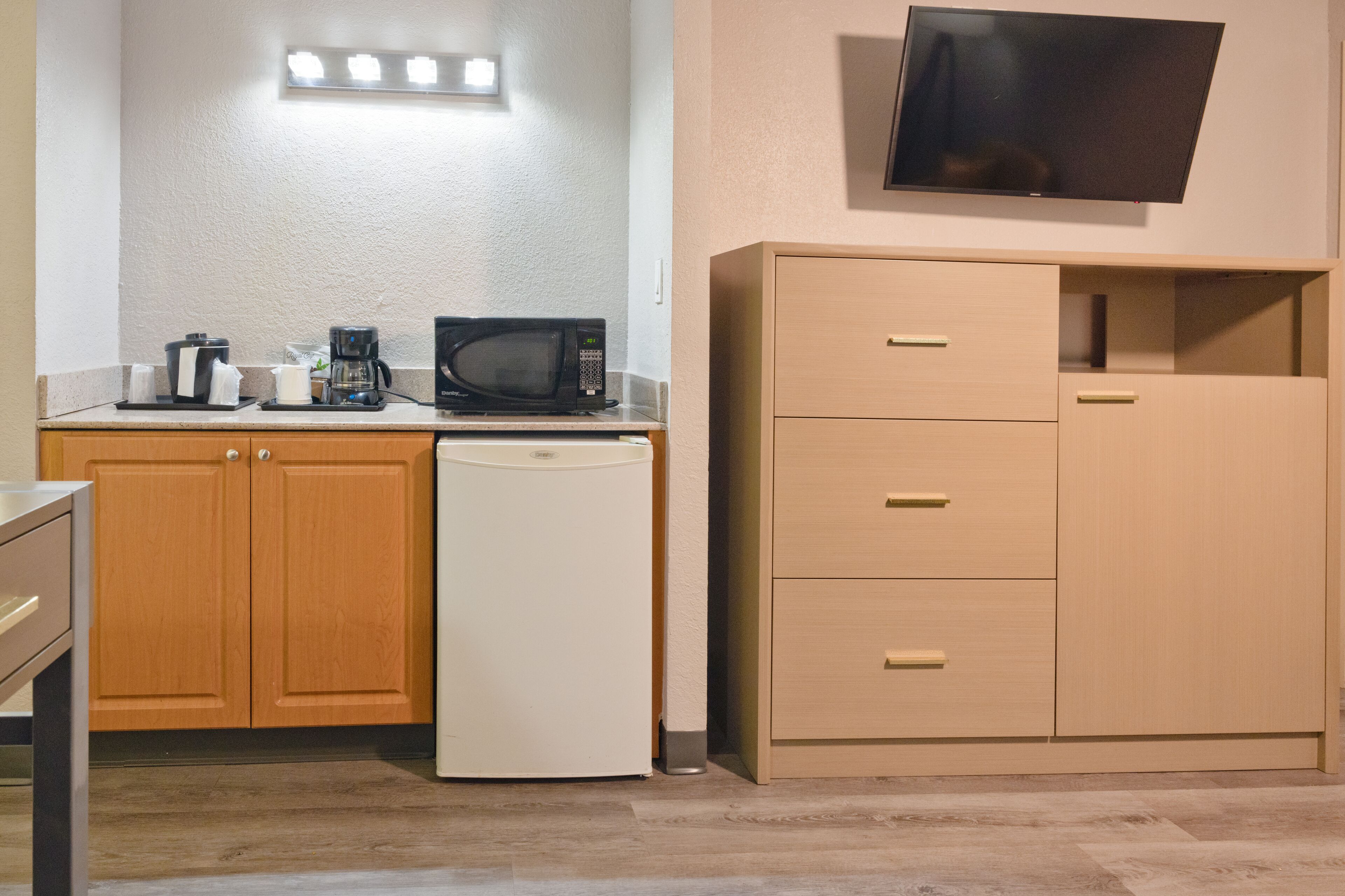 Photo - The Palms Inn & Suites Miami, Kendall, FL