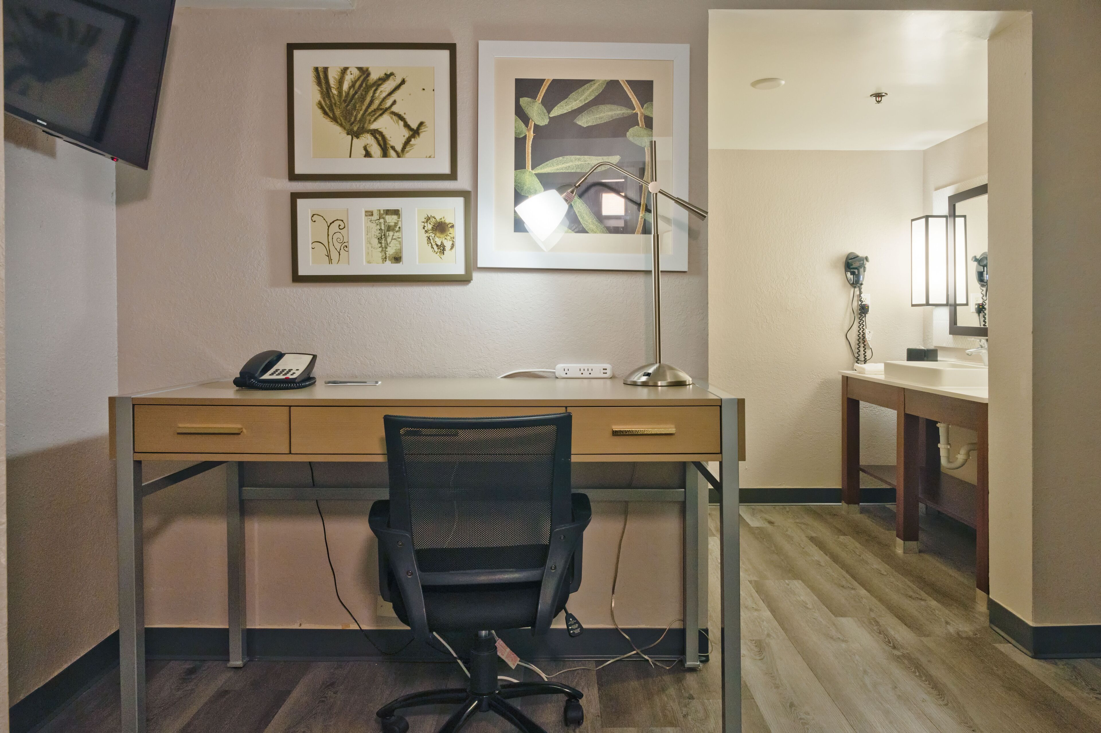 Photo - The Palms Inn & Suites Miami, Kendall, FL