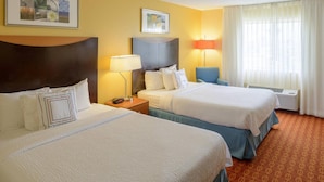In-room safe, desk, laptop workspace, blackout drapes - Fairfield Inn by Marriott Indianapolis South (Indianapolis)
