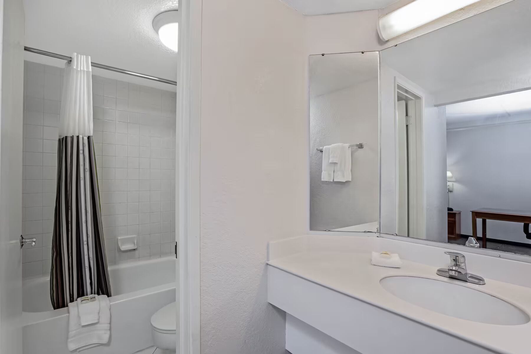 Photo - La Quinta Inn by Wyndham Stockton