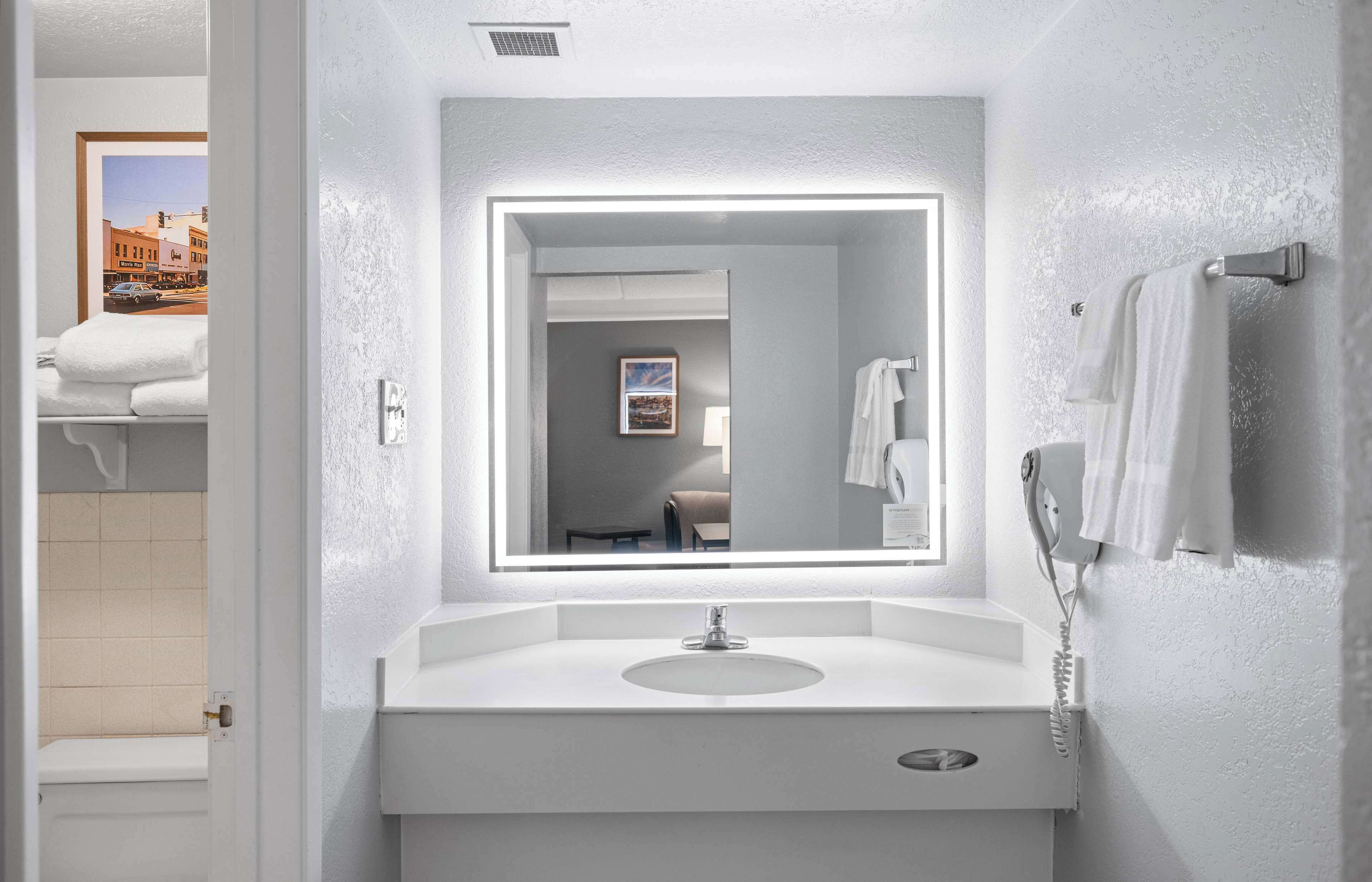 Photo - La Quinta Inn by Wyndham Stockton