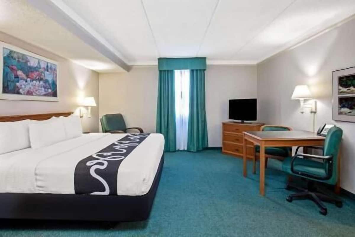 Sängtillbehör av högsta kvalitet, skrivbord och arbetsyta för laptop