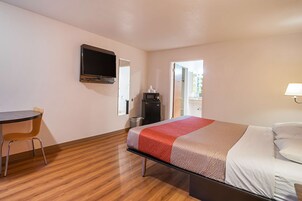 Blackout drapes, free WiFi, bed sheets, alarm clocks