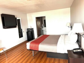 Blackout drapes, free WiFi, bed sheets, alarm clocks - Motel 6 Safford, AZ (Safford)