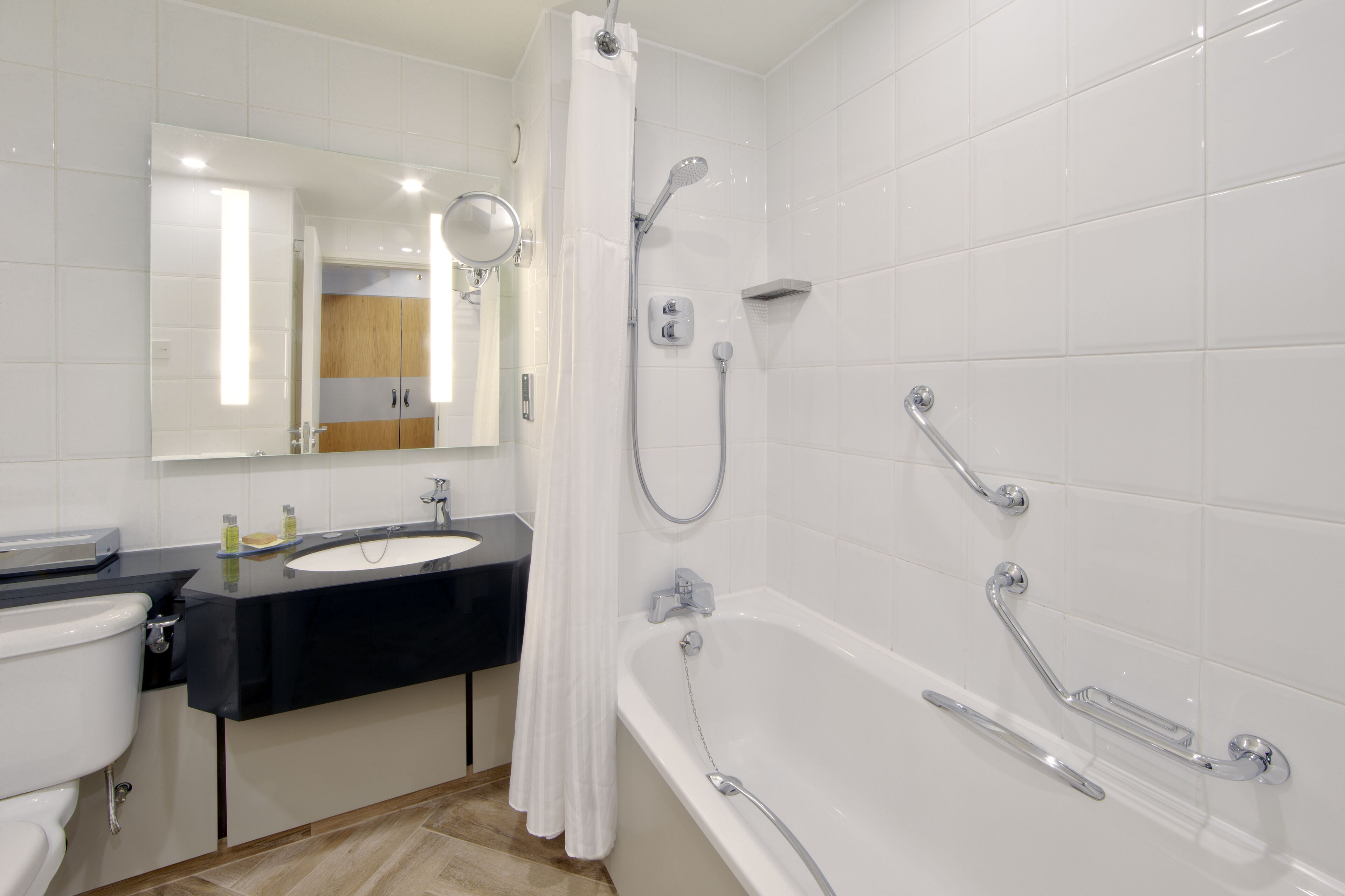 combined shower/bathtub, free toiletries, hair dryer, towels