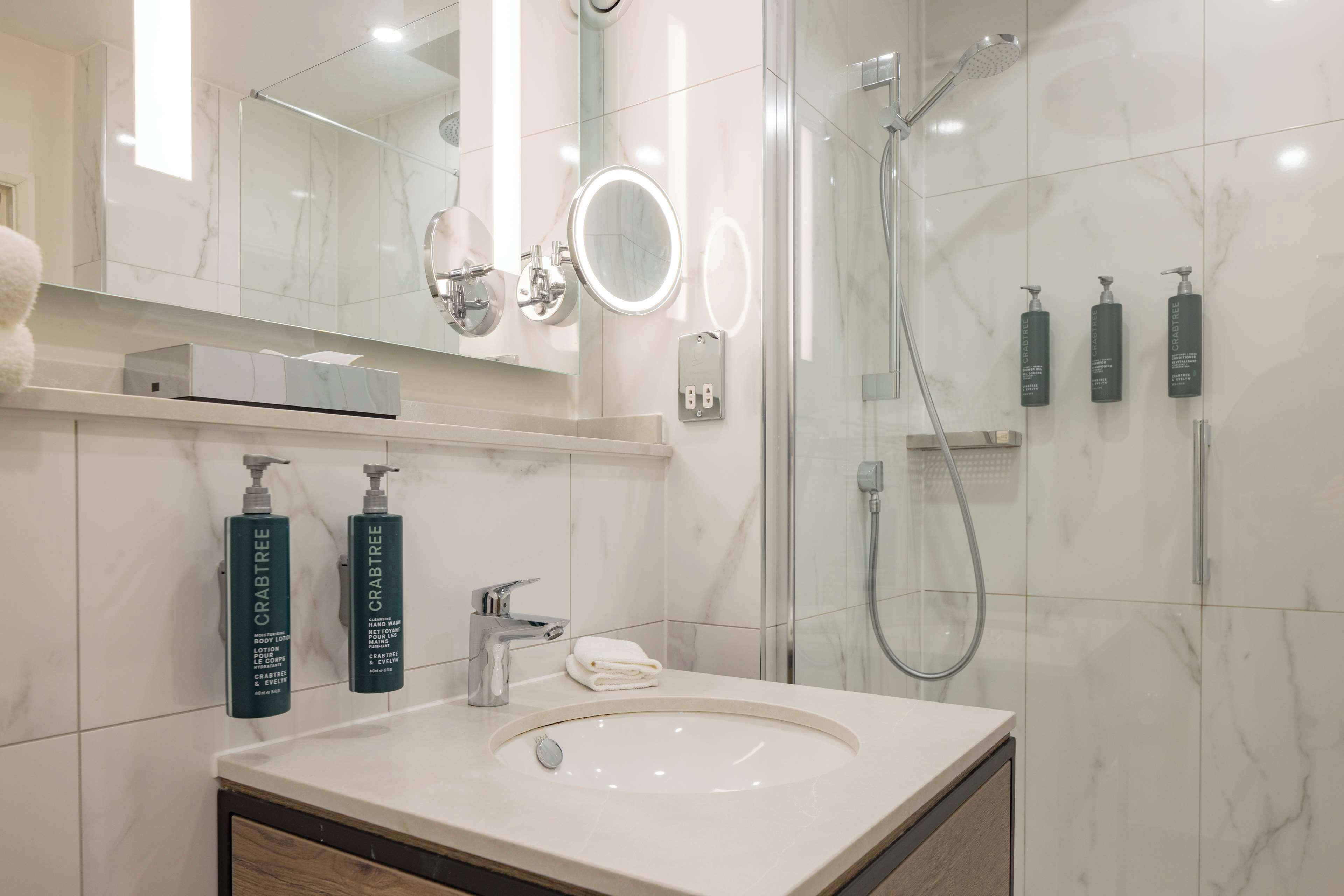 combined shower/bathtub, free toiletries, hair dryer, towels