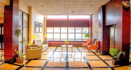 Hamilton Plaza Hotel & Conference Center