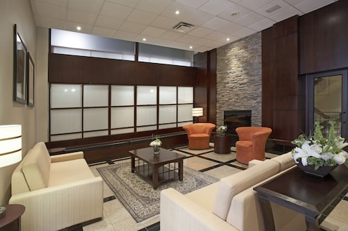 Hamilton Plaza Hotel & Conference Center