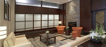 Hamilton Plaza Hotel & Conference Center