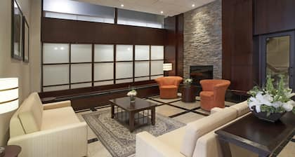 Hamilton Plaza Hotel & Conference Center