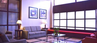 Hamilton Plaza Hotel & Conference Center