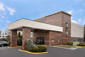 Exterior - La Quinta Inn by Wyndham Everett (Everett)